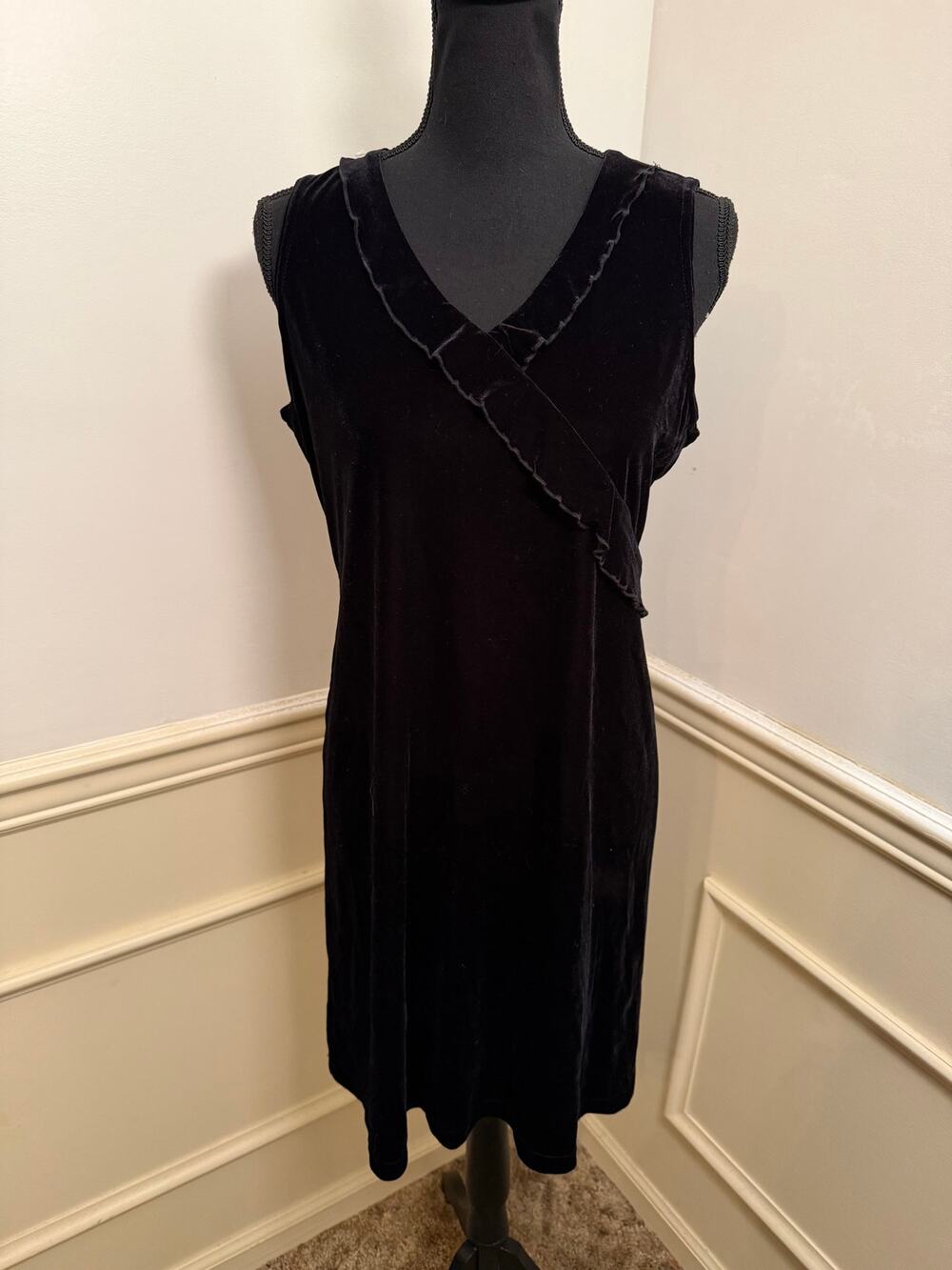 Vintage Studio Black Velvet V-Neck Mini Dress Sleeveless Shift Dress Ruffle Trim